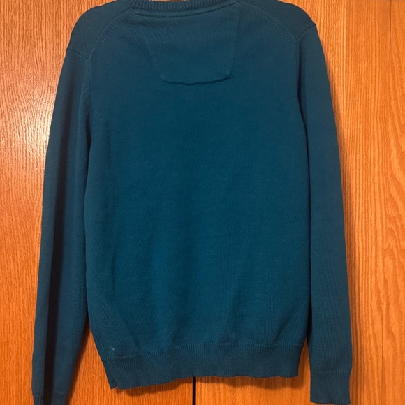 Izod Men's Deep Teal V-Neck Sweater - Picture 4 of 4